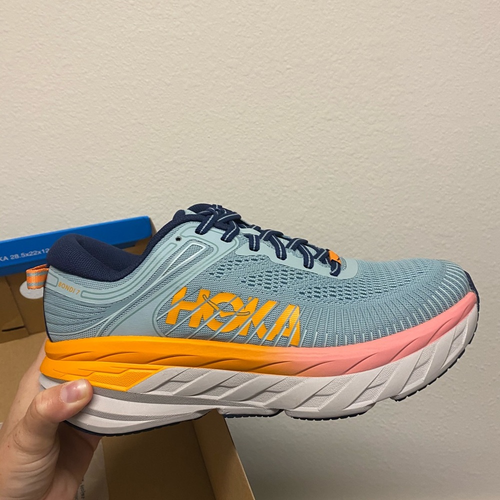 Hoka Bondi 7 size 6